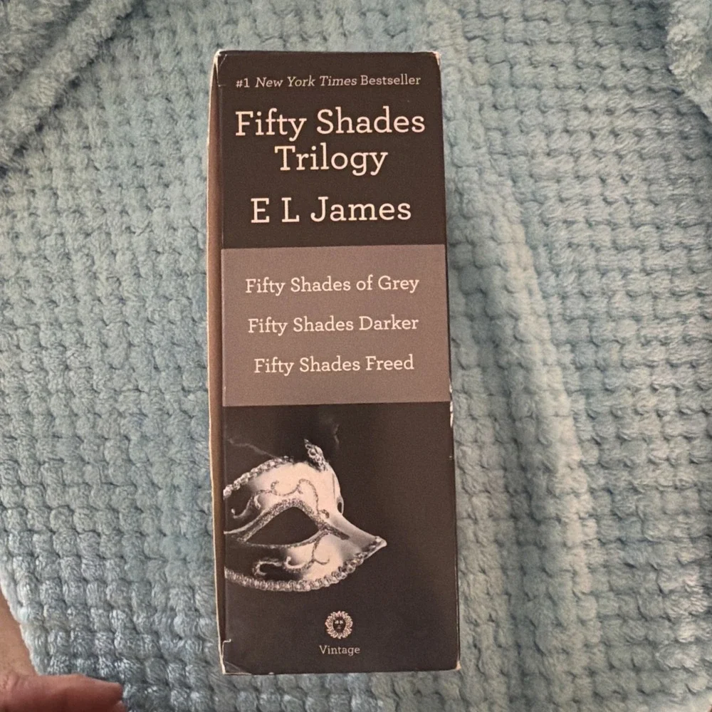 Fifty Shades Trilogy Set :‎ Fifty Shades of Grey, Fifty Shades Darker, Fifty...